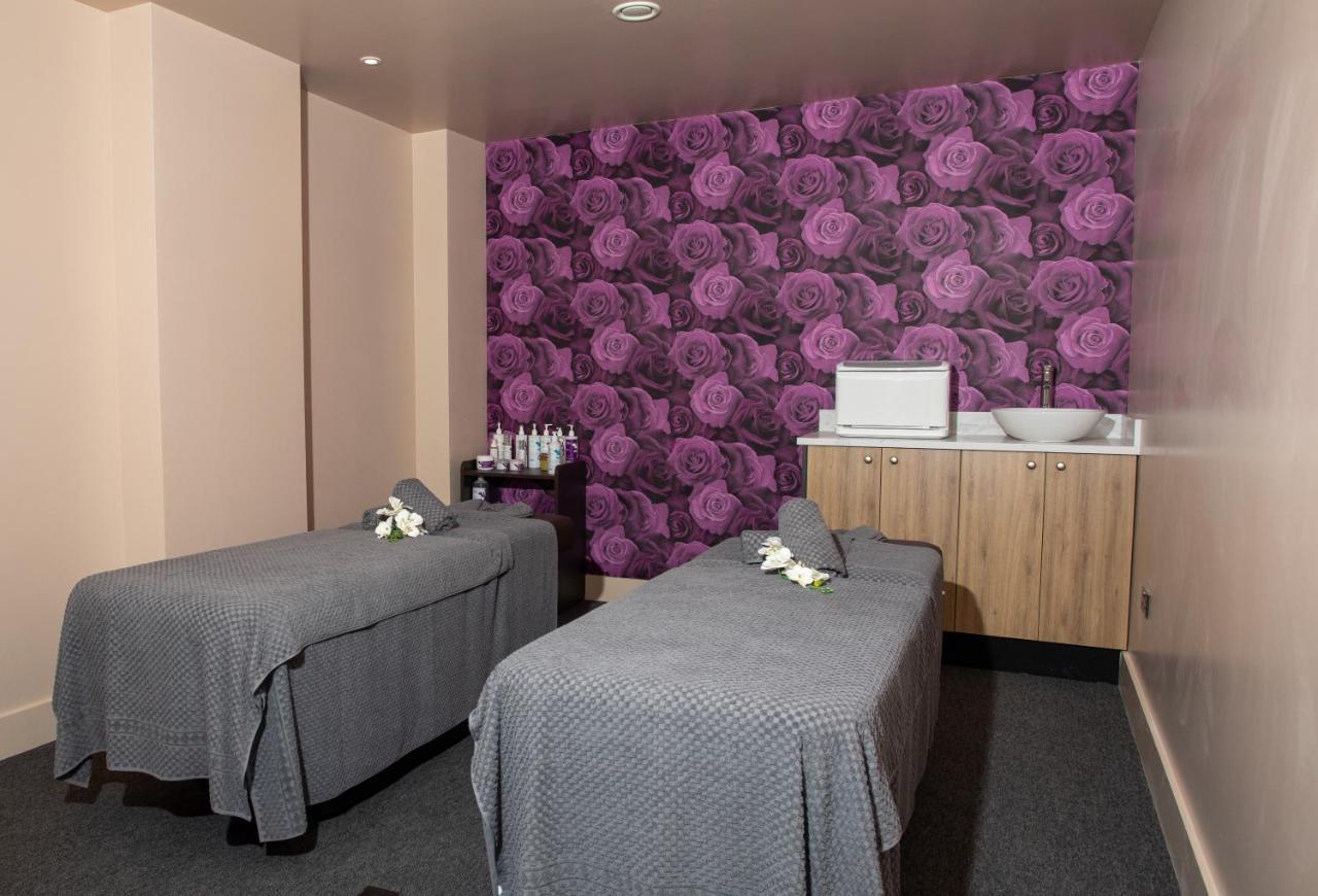 Halkyn Springfield Hotel & Health Club מראה חיצוני תמונה