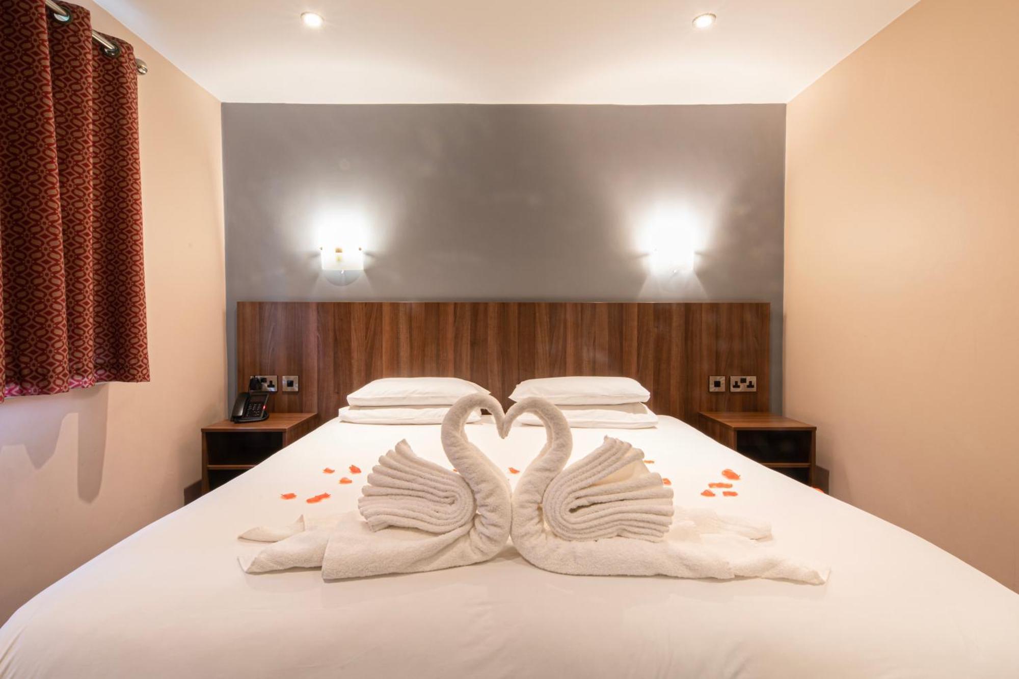 Halkyn Springfield Hotel & Health Club מראה חיצוני תמונה
