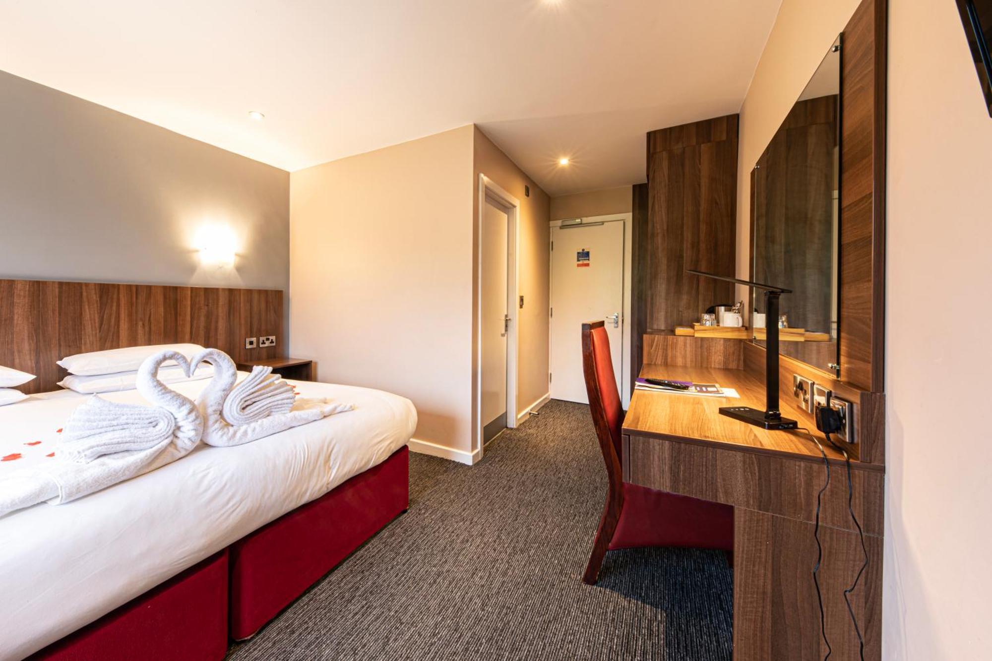 Halkyn Springfield Hotel & Health Club מראה חיצוני תמונה